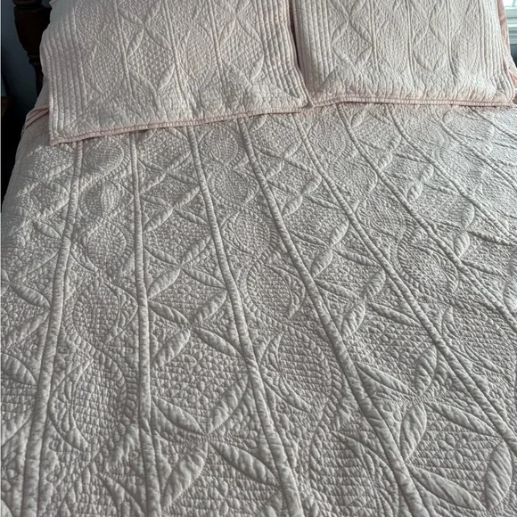 Pottery Barn Light Pink Queen Quilt With Matching Shams - Picture 9 of 10